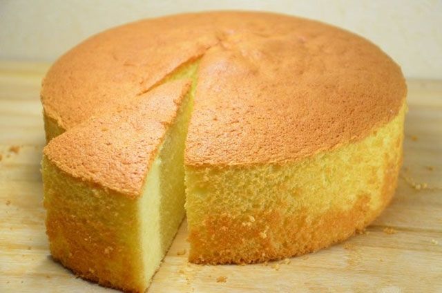 通常用于蛋糕制作的糖是白砂糖另也有用少量的糖粉或糖�{，在蛋糕制作中，是主要原料之一
